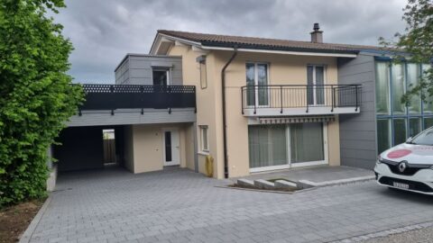 Haus mit Anbau