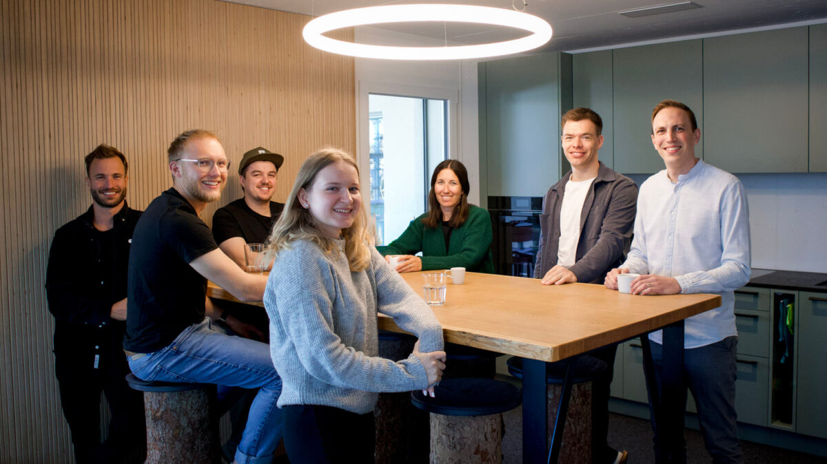 Das Team von pùnkt architektur in der Büro-Küche