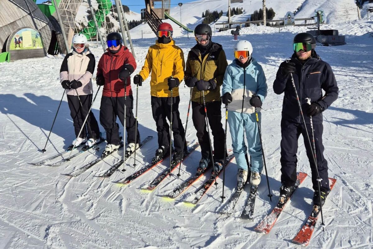 Team-Ausflug: Skifahren im schönen Schwarzsee!